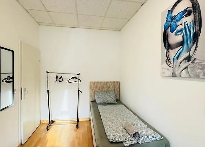 Simple Two Private With Shared Living Area In Daire *