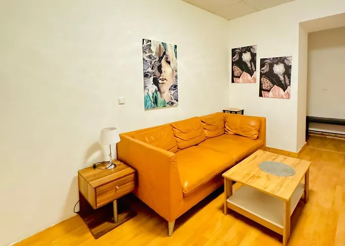Daire Simple Two Private With Shared Living Area In *